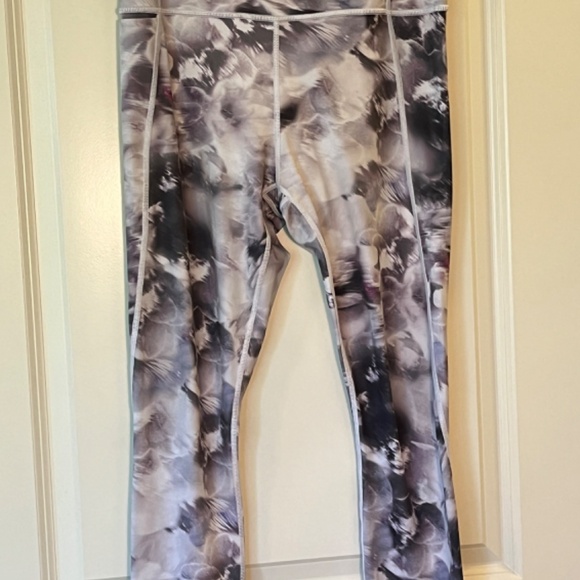 Athleta Run Free Tights - Winter Floral Sz M - Picture 2 of 8